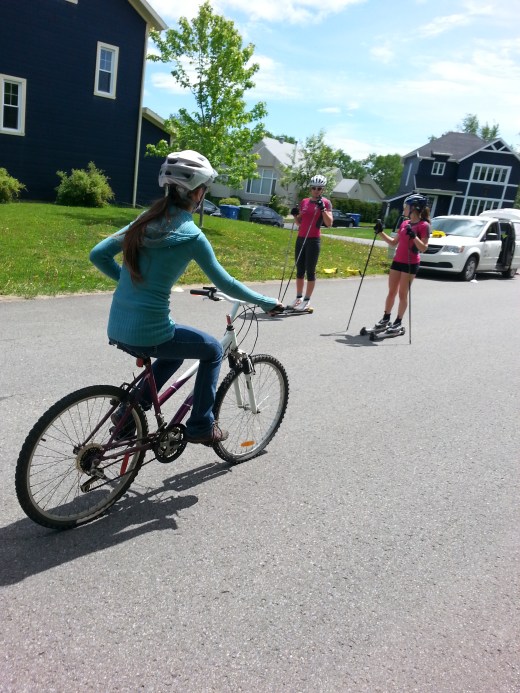 Skipresse couldn't help it... great looking bike! In St-Ferréol, EVERYBODY is fit. And she's wearing a quality helmet too. Two thumbs up to her parents!