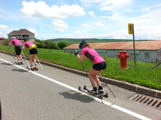 Dasha leading in front of Cendrine and Anne-Marie.