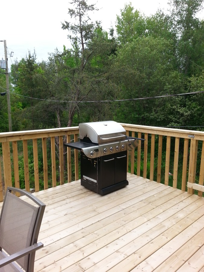 Sur la gallerie arrière, le «barbèque» attend steaks et homards...