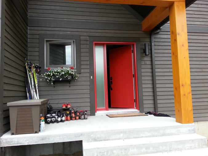 Quand on approche de l'entrée, on sait tout de suite à qui on a affaire...